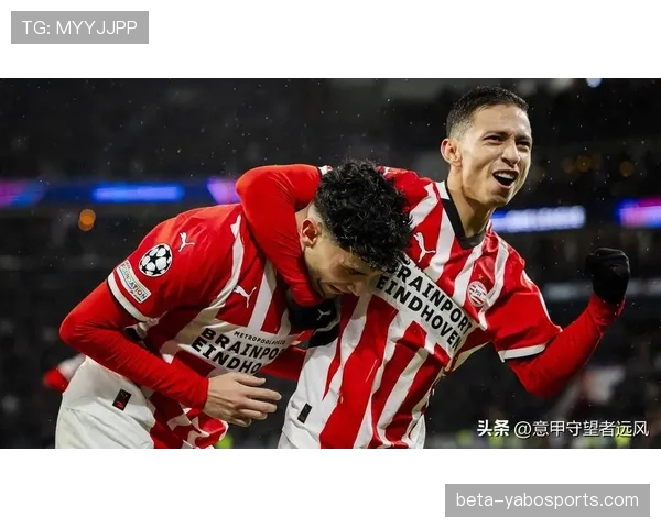 阿贾克斯高压逼抢效果显著 前场夺回球权创造机会